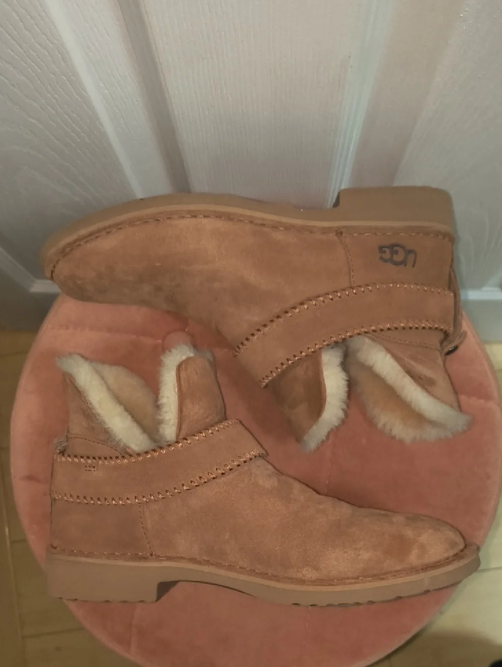 UGG Mckay Suede Ankle Boots Size 8 - Picture 4 of 9